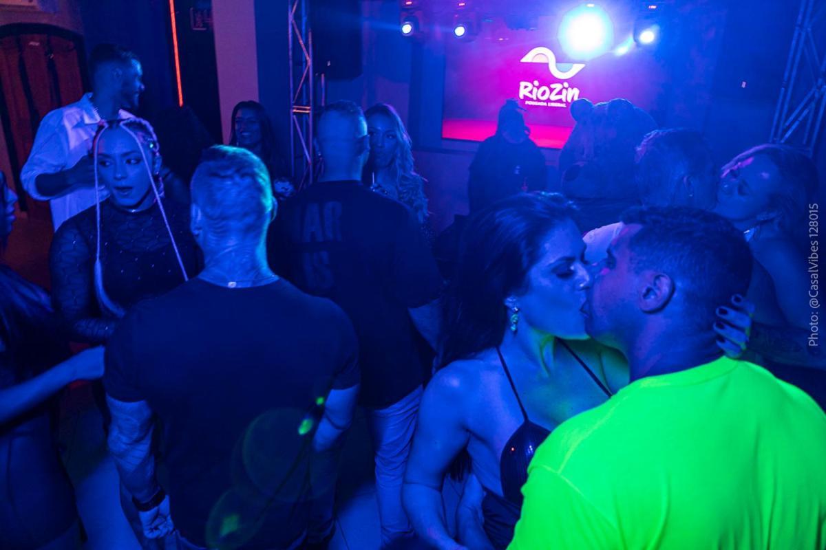 Riozin Liberal - Somente Adultos - Clothing Optional - Lifestyle Inn Rio de Janeiro